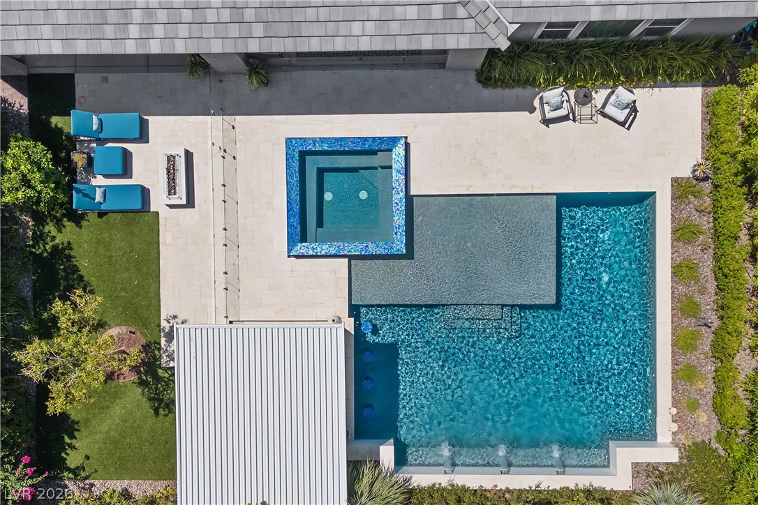 7460 Tucker William Street