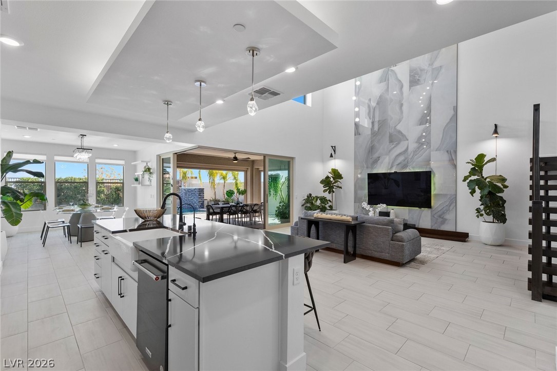 394 Prairie Sun Street