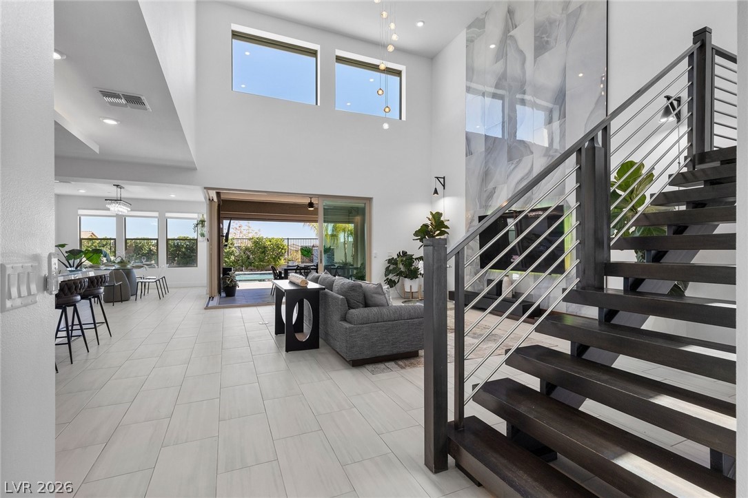 394 Prairie Sun Street