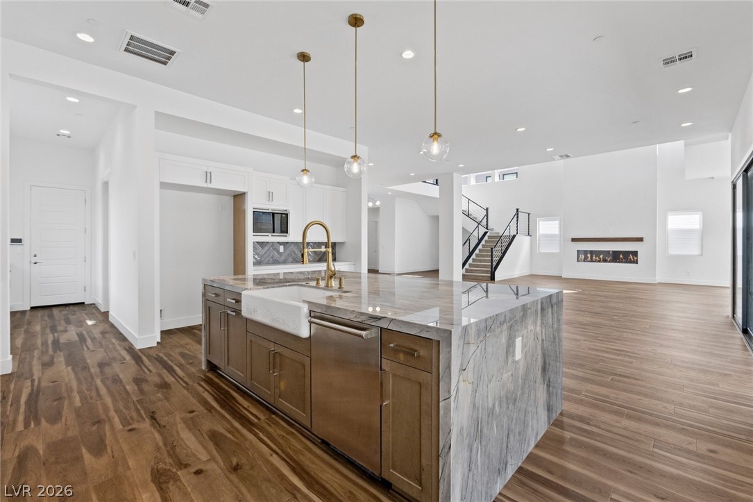 4855 Blushing Hills Street