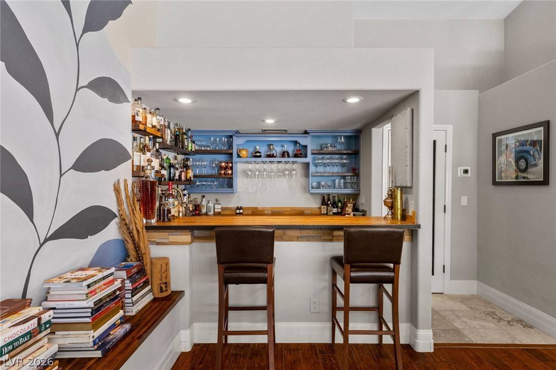 2222 Versailles Court