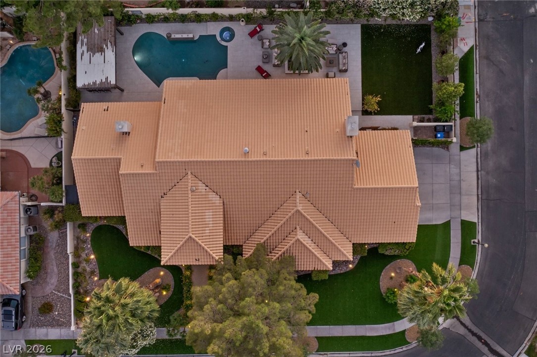 2222 Versailles Court