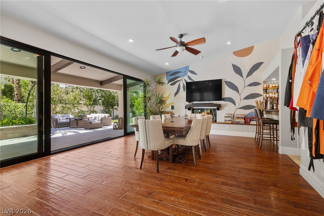 2222 Versailles Court