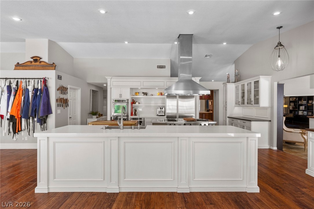 2222 Versailles Court