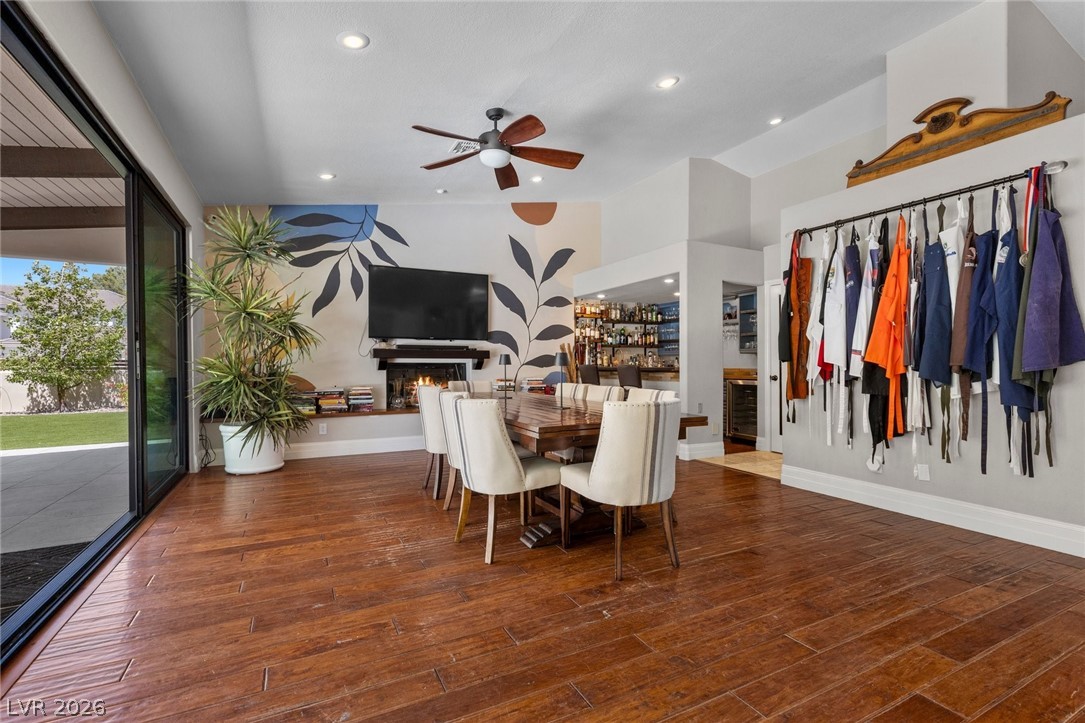 2222 Versailles Court