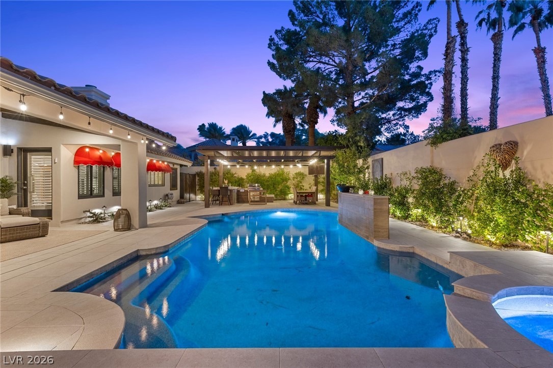 2222 Versailles Court