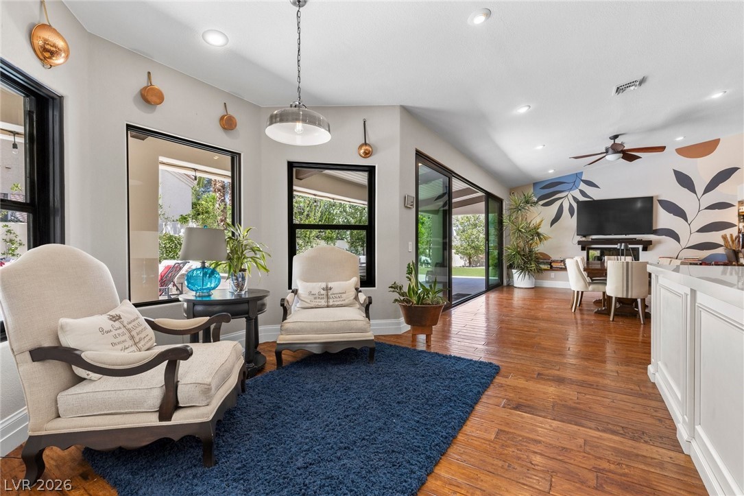 2222 Versailles Court