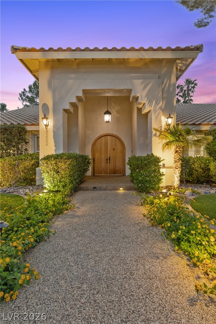 2222 Versailles Court
