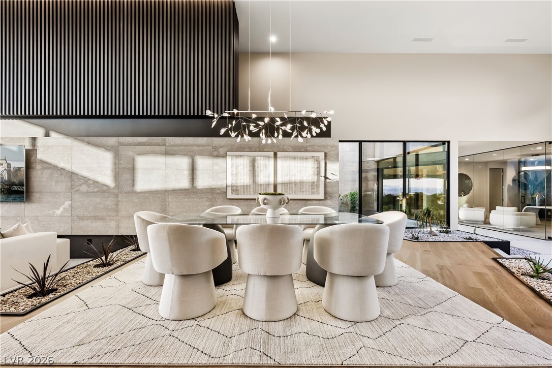 8 Chisel Crest Court
