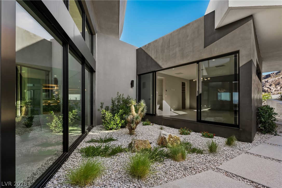 8 Chisel Crest Court