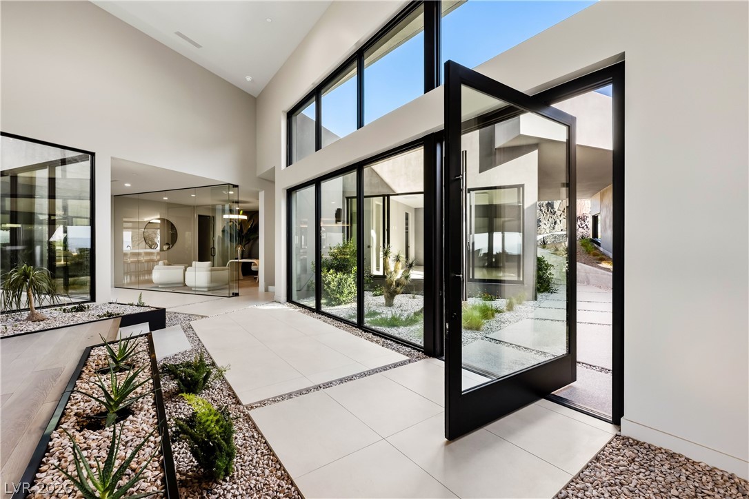 8 Chisel Crest Court