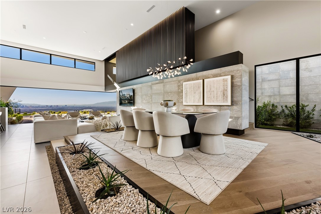 8 Chisel Crest Court
