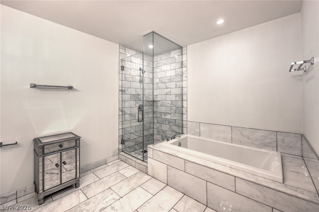 4471 Dean Martin Drive 307