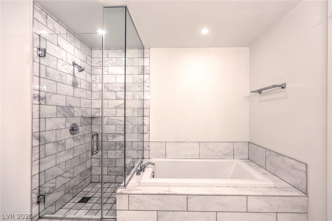 4471 Dean Martin Drive 307