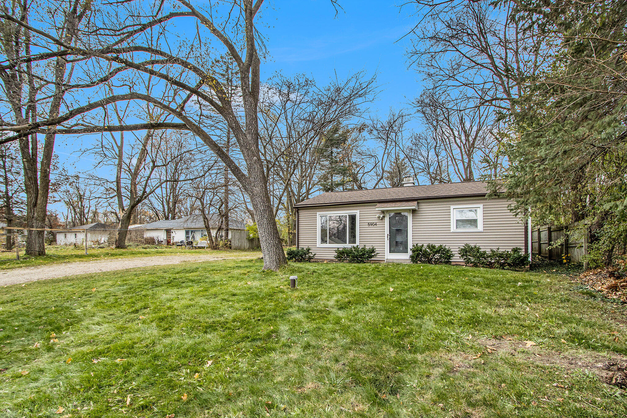 5904 Dakota Avenue