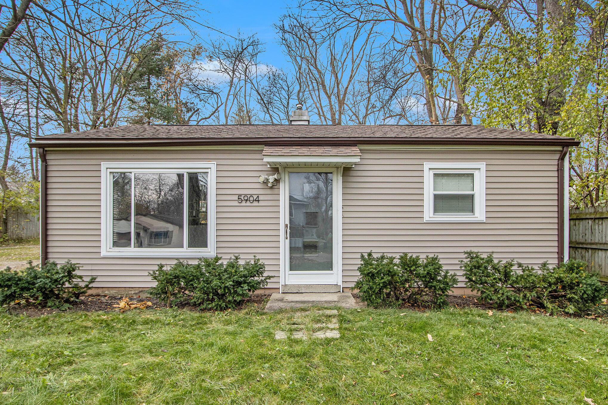 5904 Dakota Avenue
