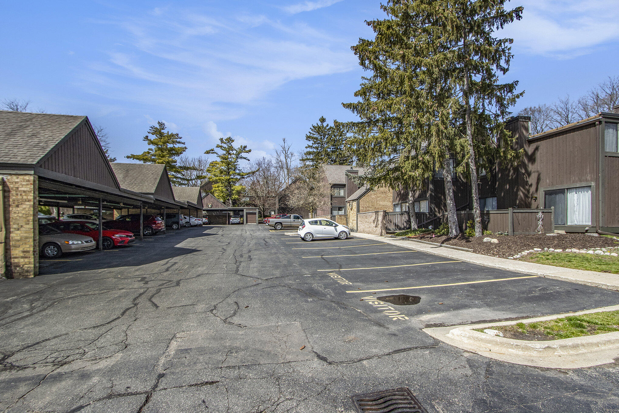 255 Ballantrae Court