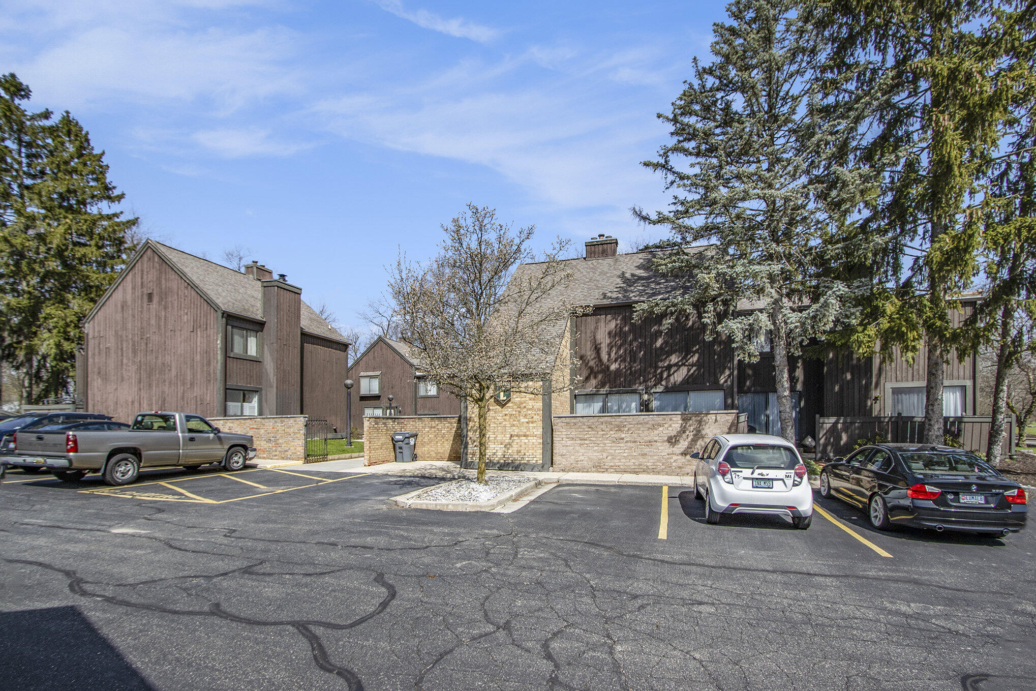 255 Ballantrae Court