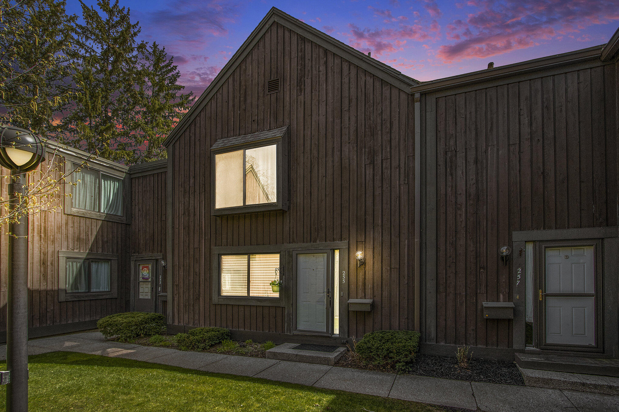 255 Ballantrae Court