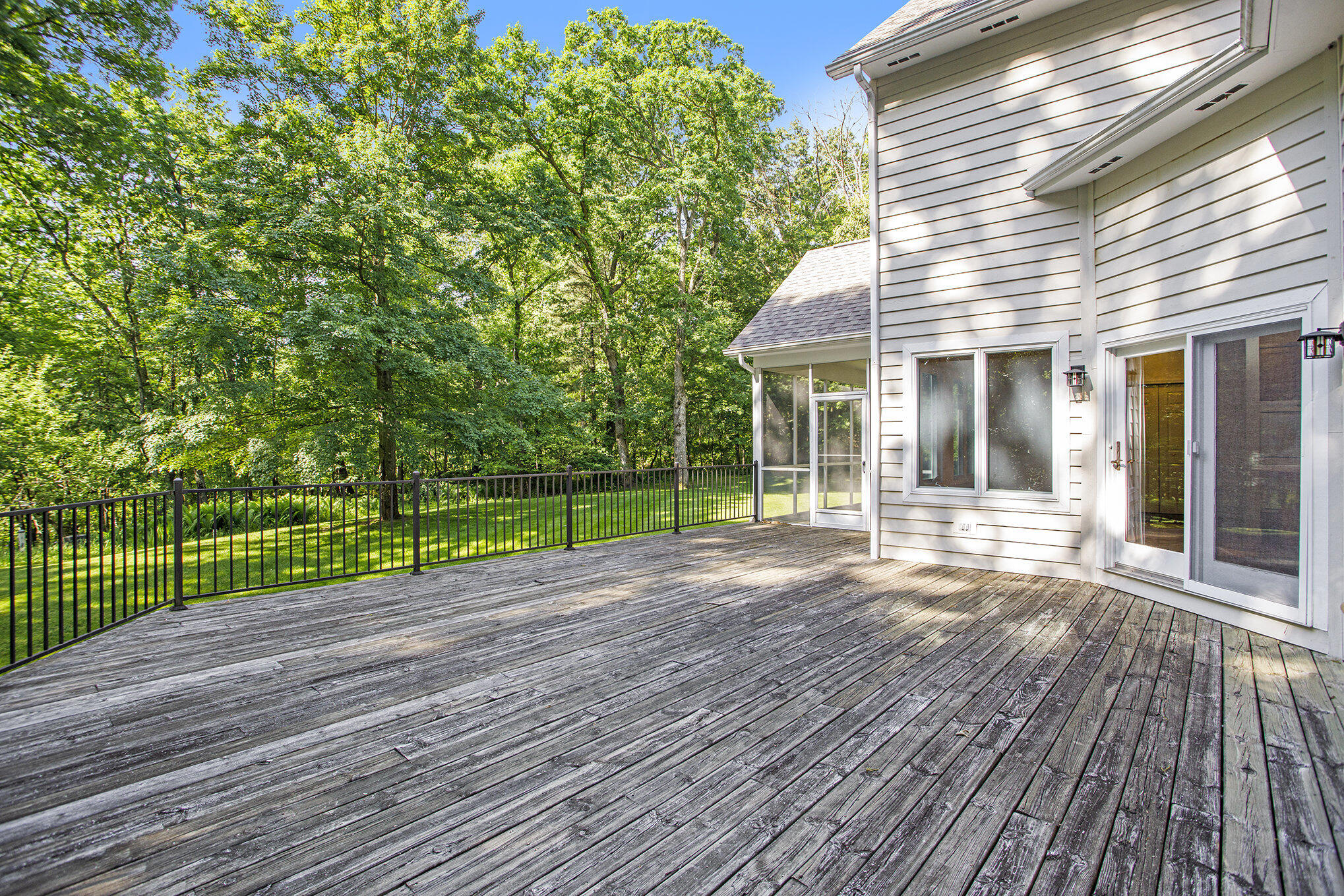 7151 Lakeridge Place