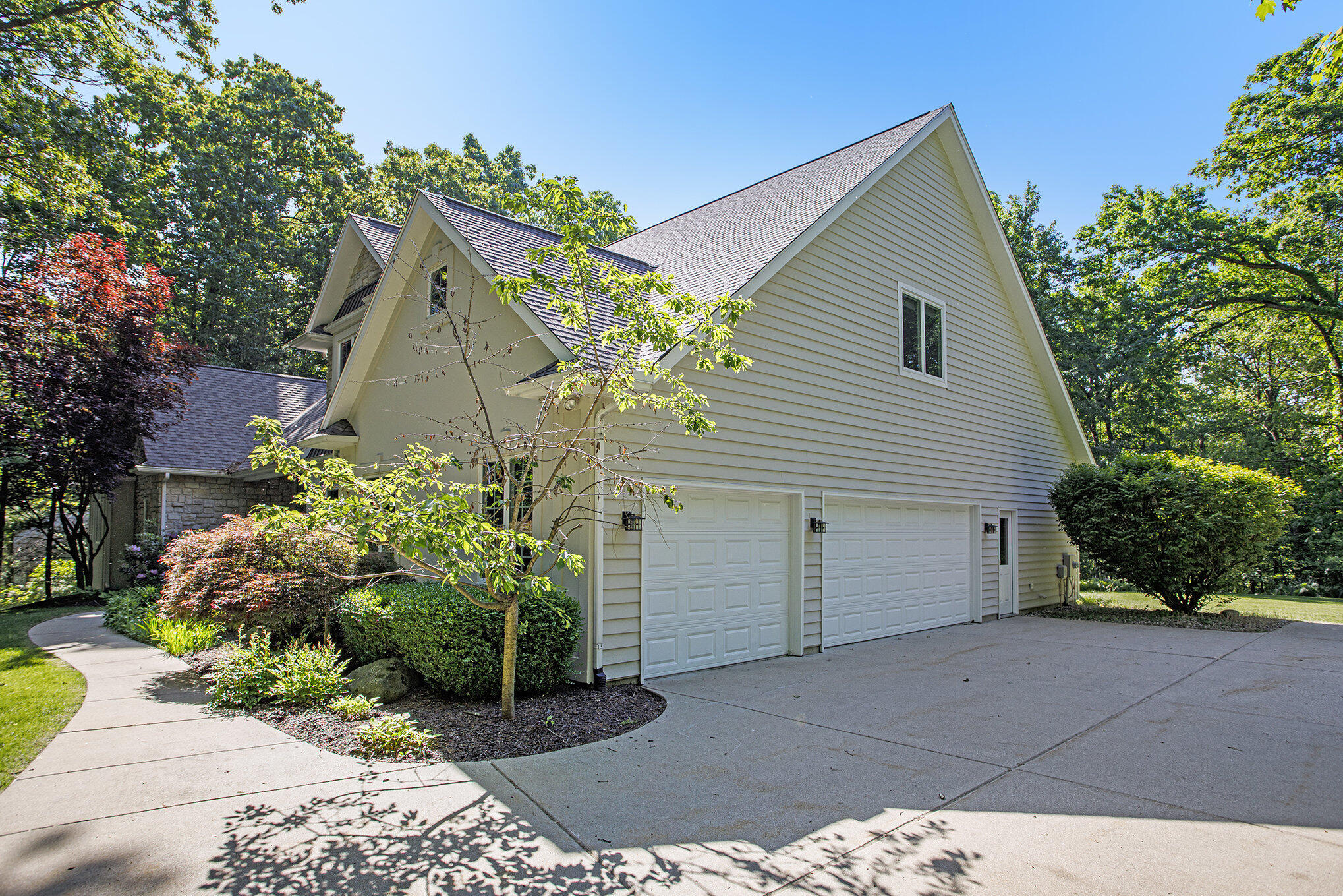 7151 Lakeridge Place