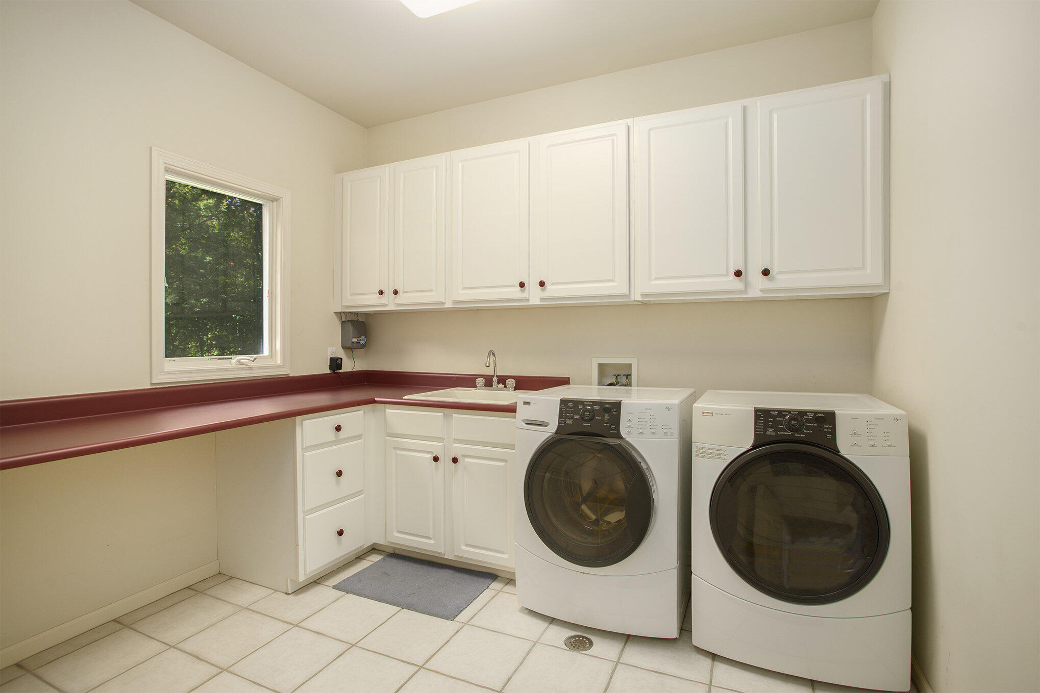 7151 Lakeridge Place