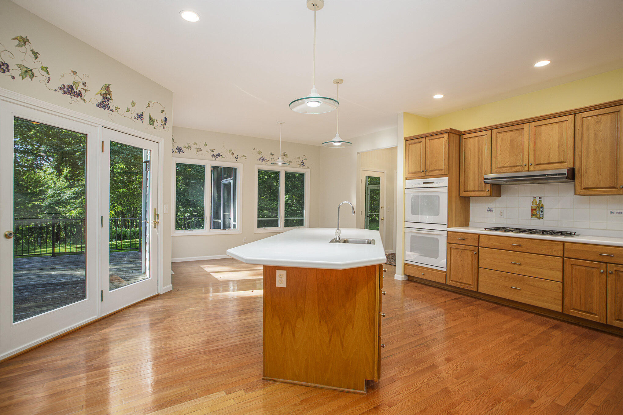 7151 Lakeridge Place