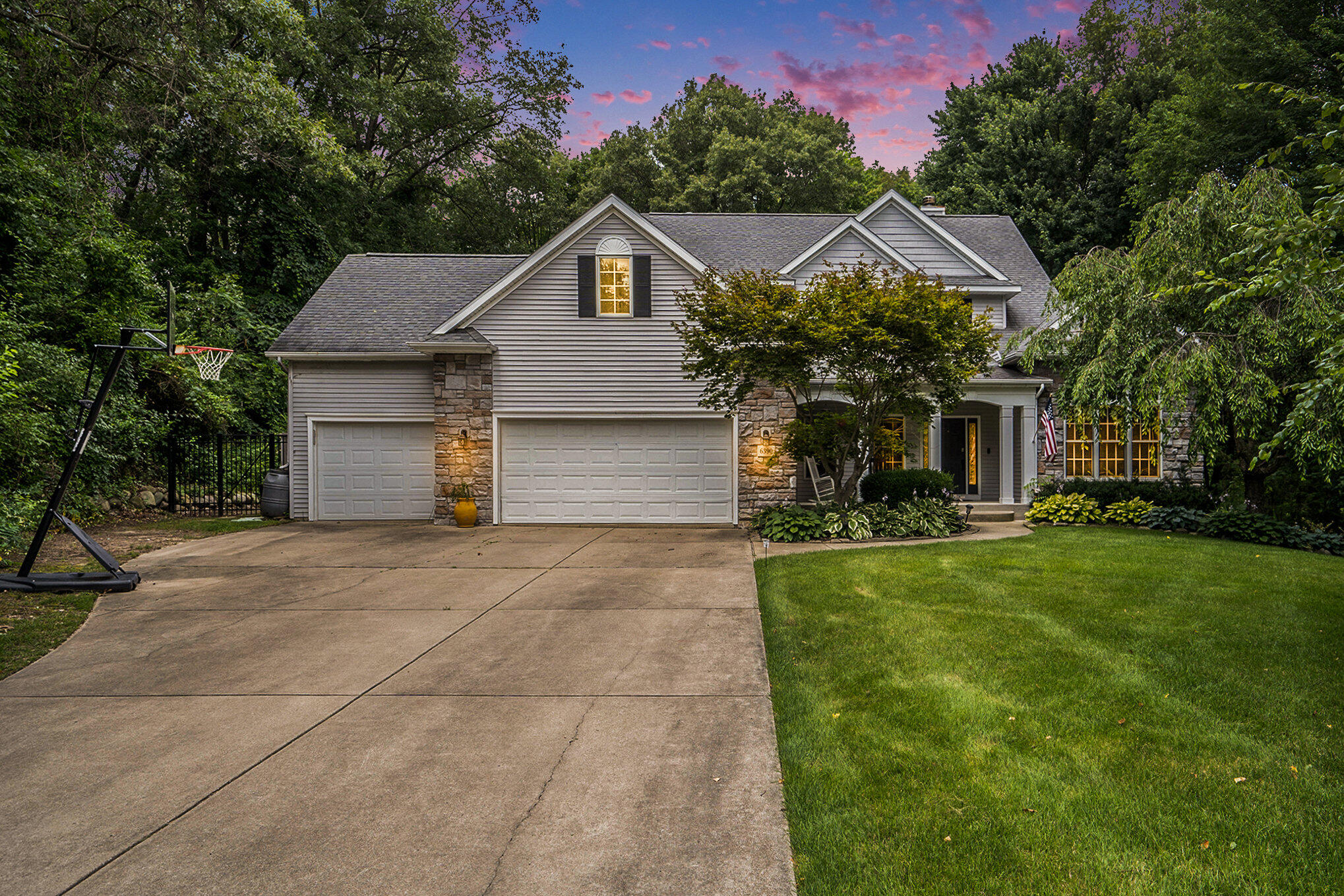 6390 Shugarbush Trail