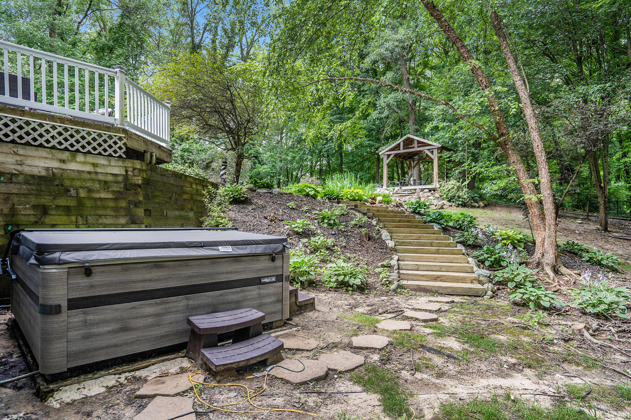 6390 Shugarbush Trail