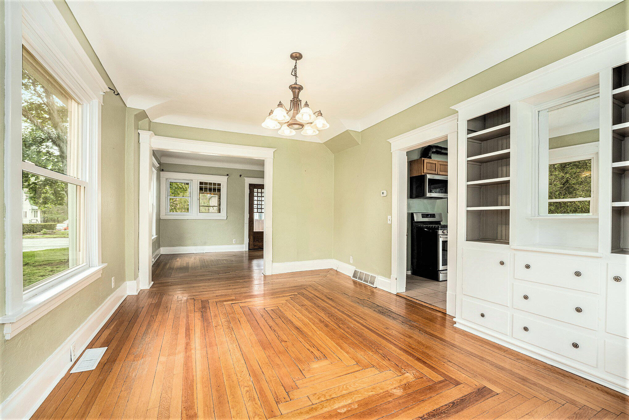 5788 Comstock Avenue