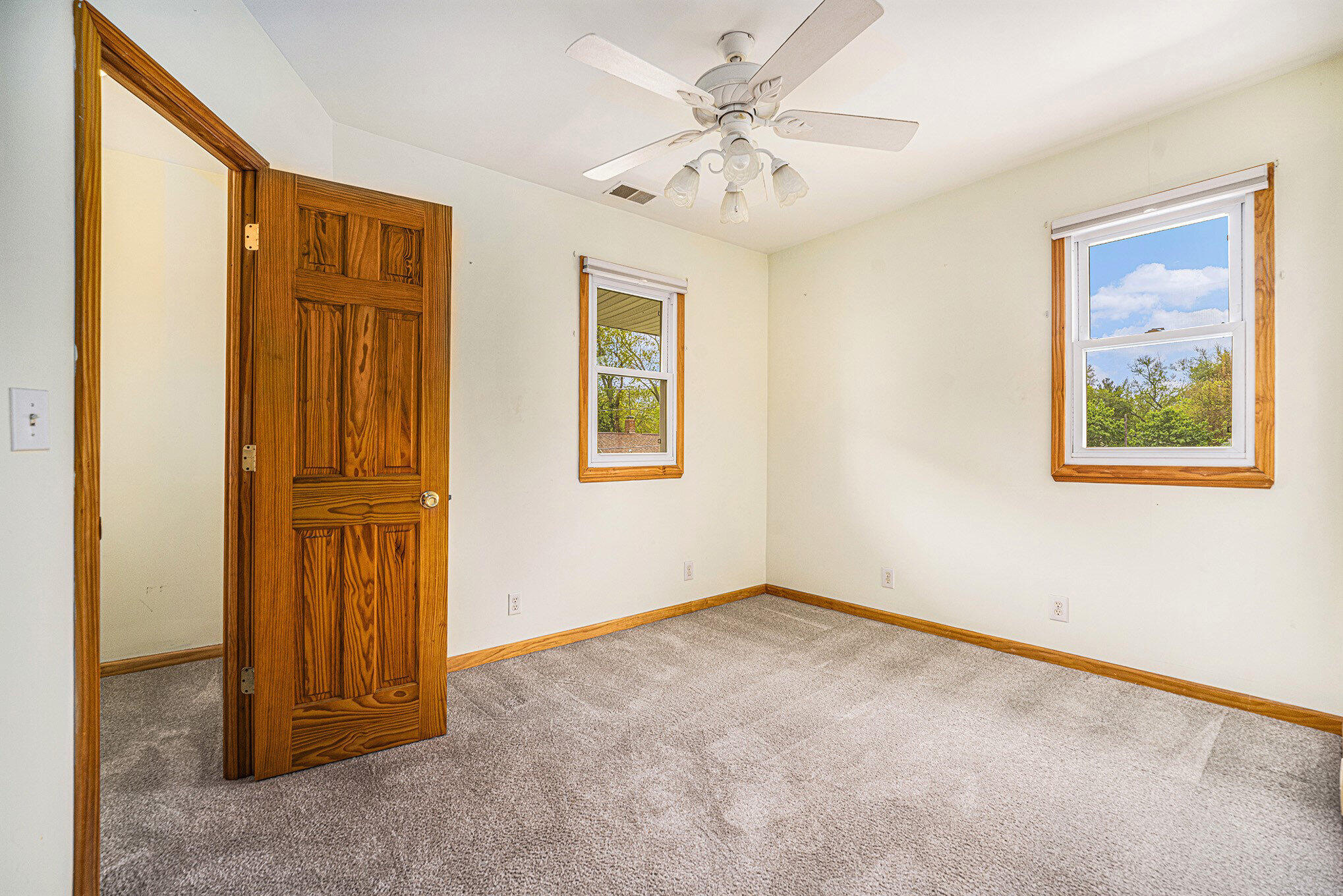 5788 Comstock Avenue