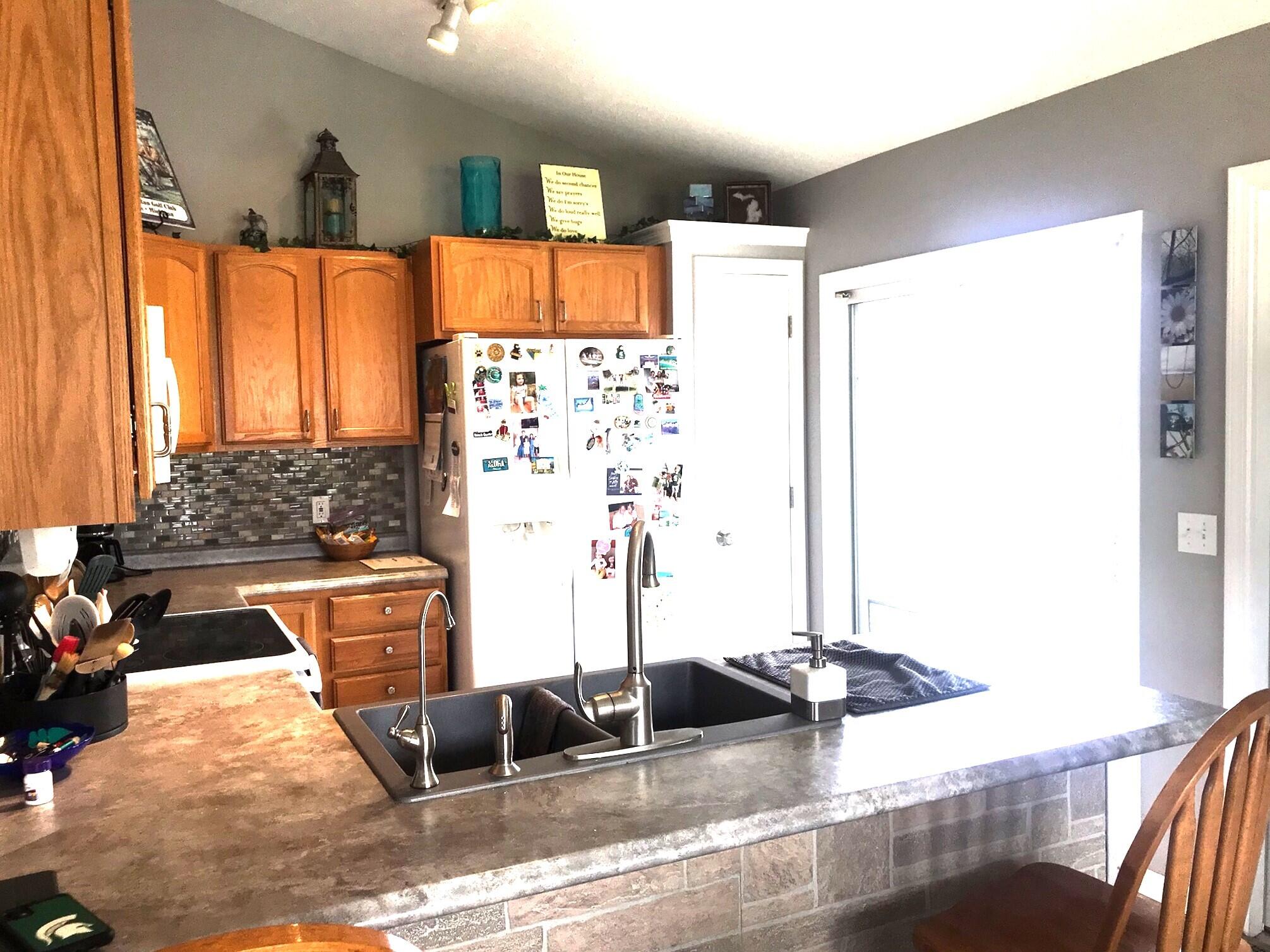 5883 Thistlewood Avenue