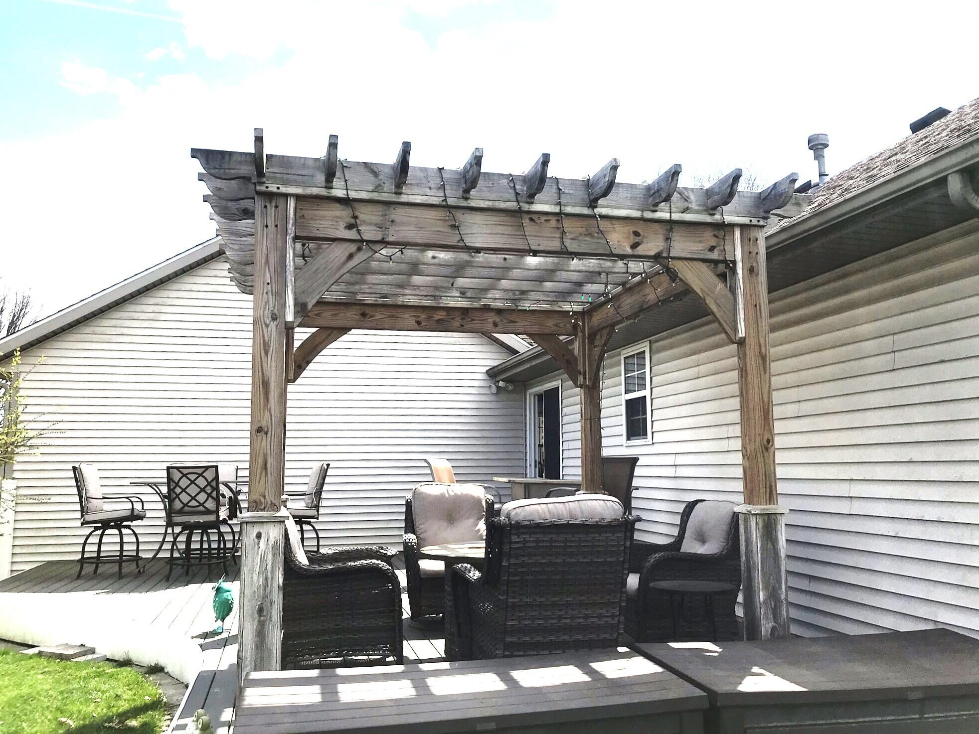 5883 Thistlewood Avenue