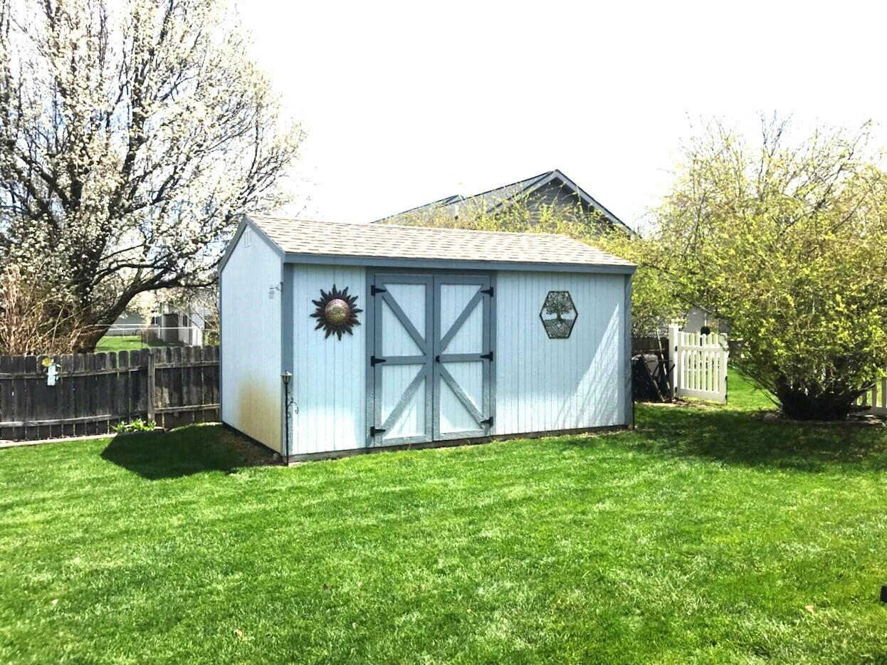 5883 Thistlewood Avenue