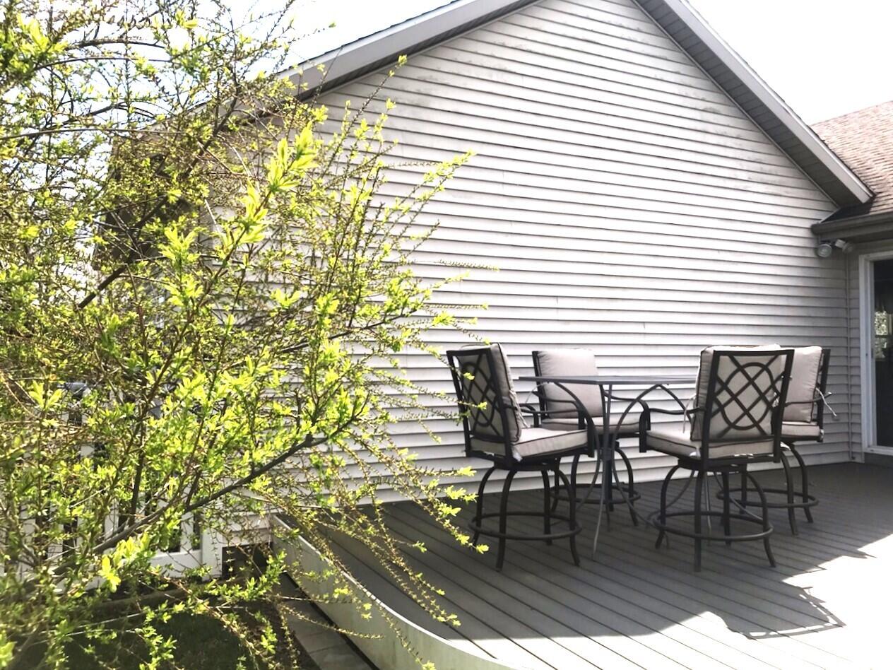 5883 Thistlewood Avenue