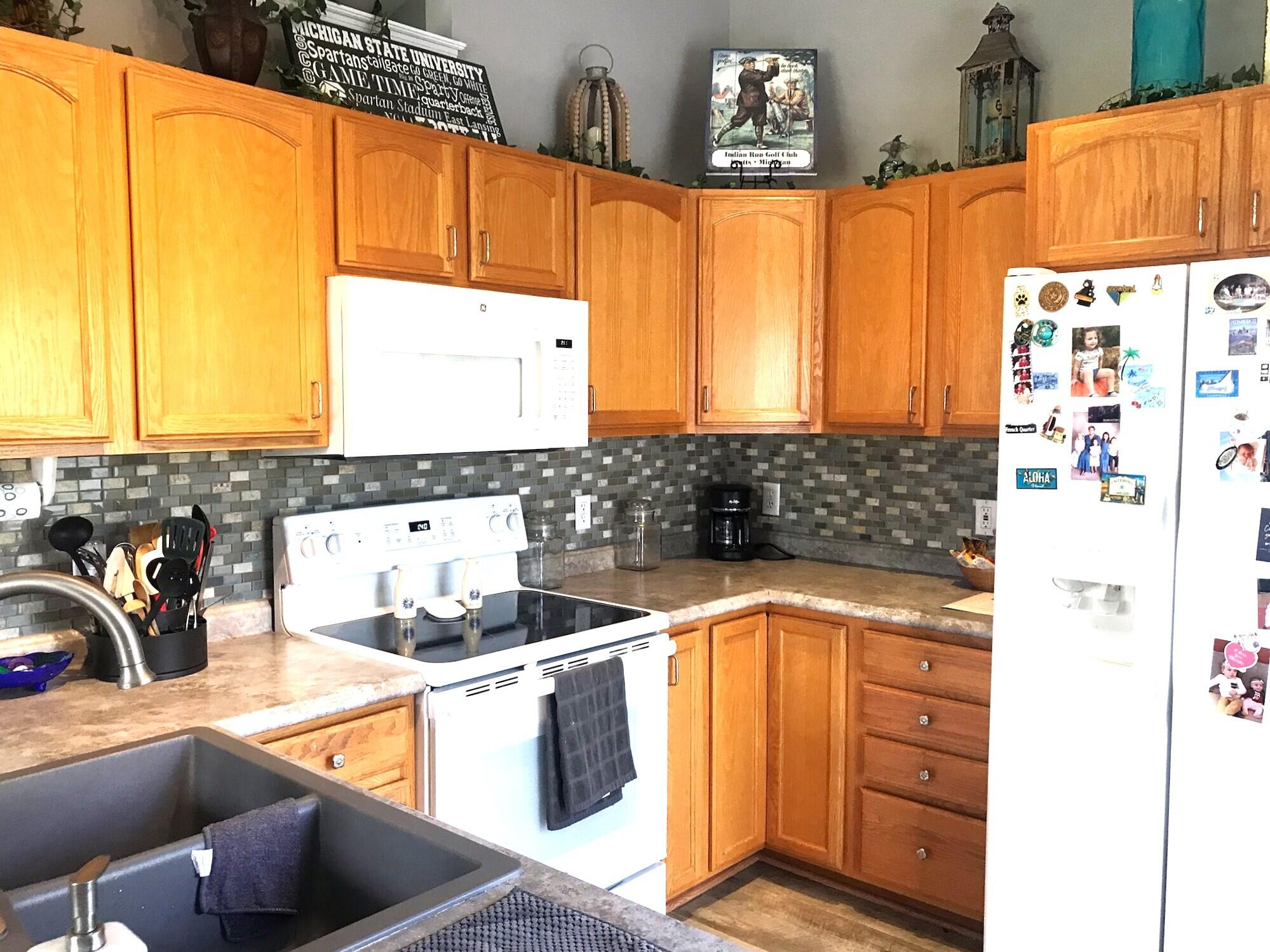 5883 Thistlewood Avenue