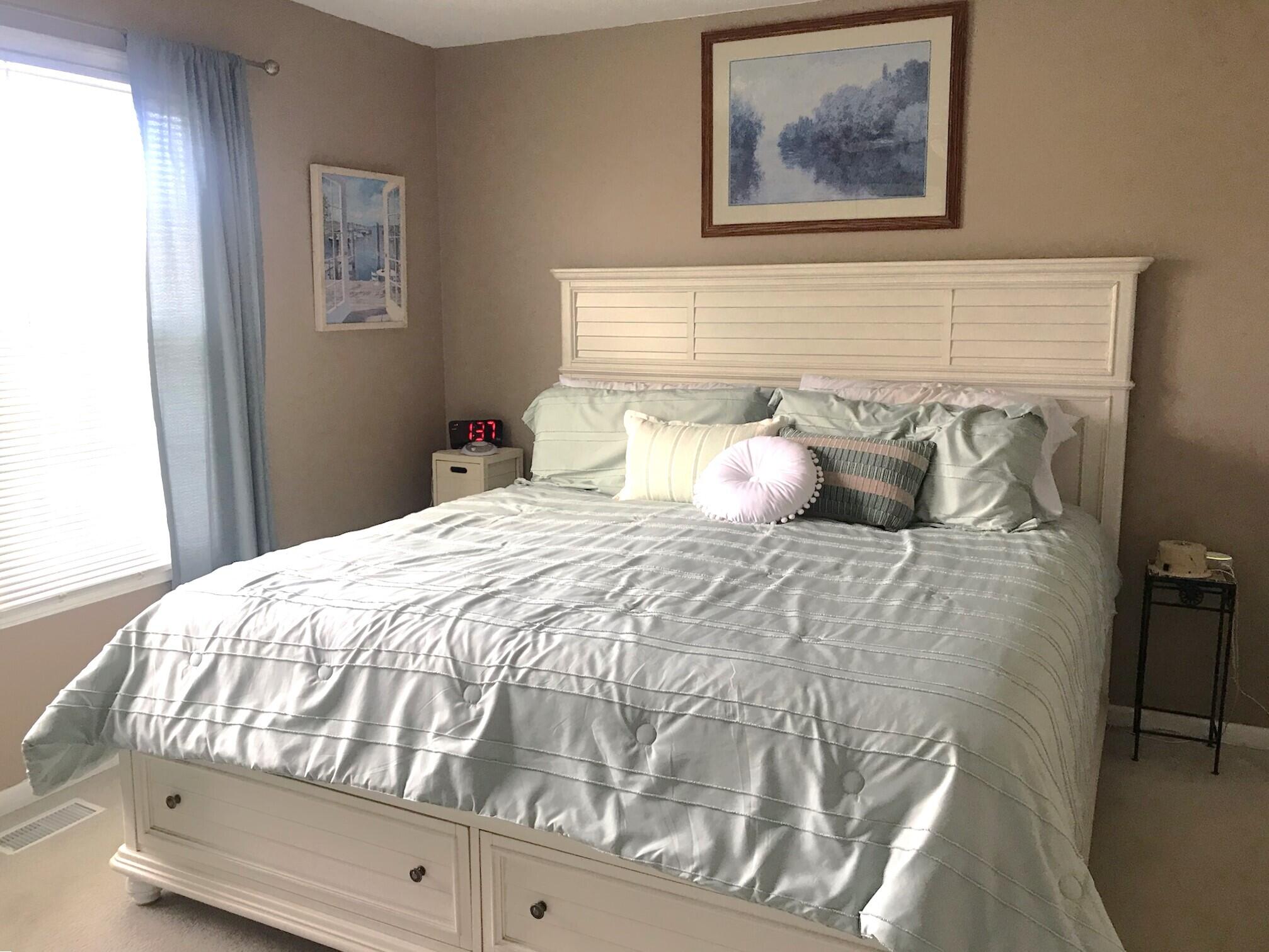 5883 Thistlewood Avenue