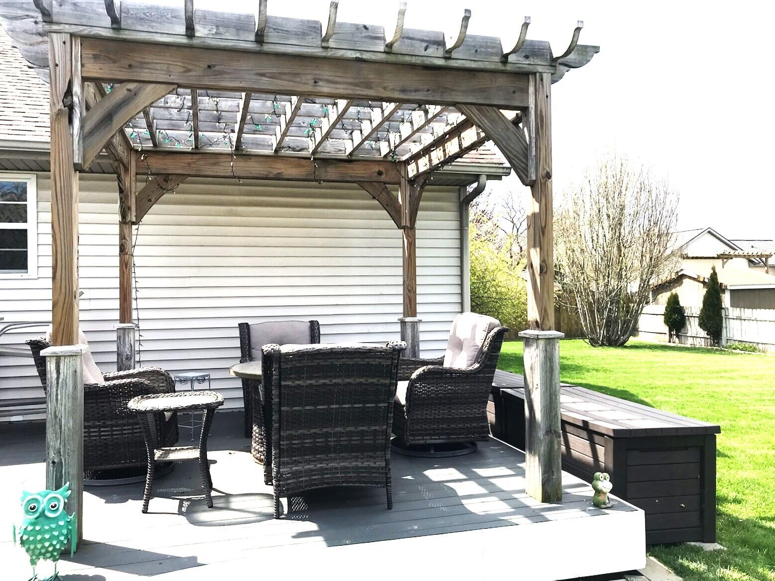 5883 Thistlewood Avenue