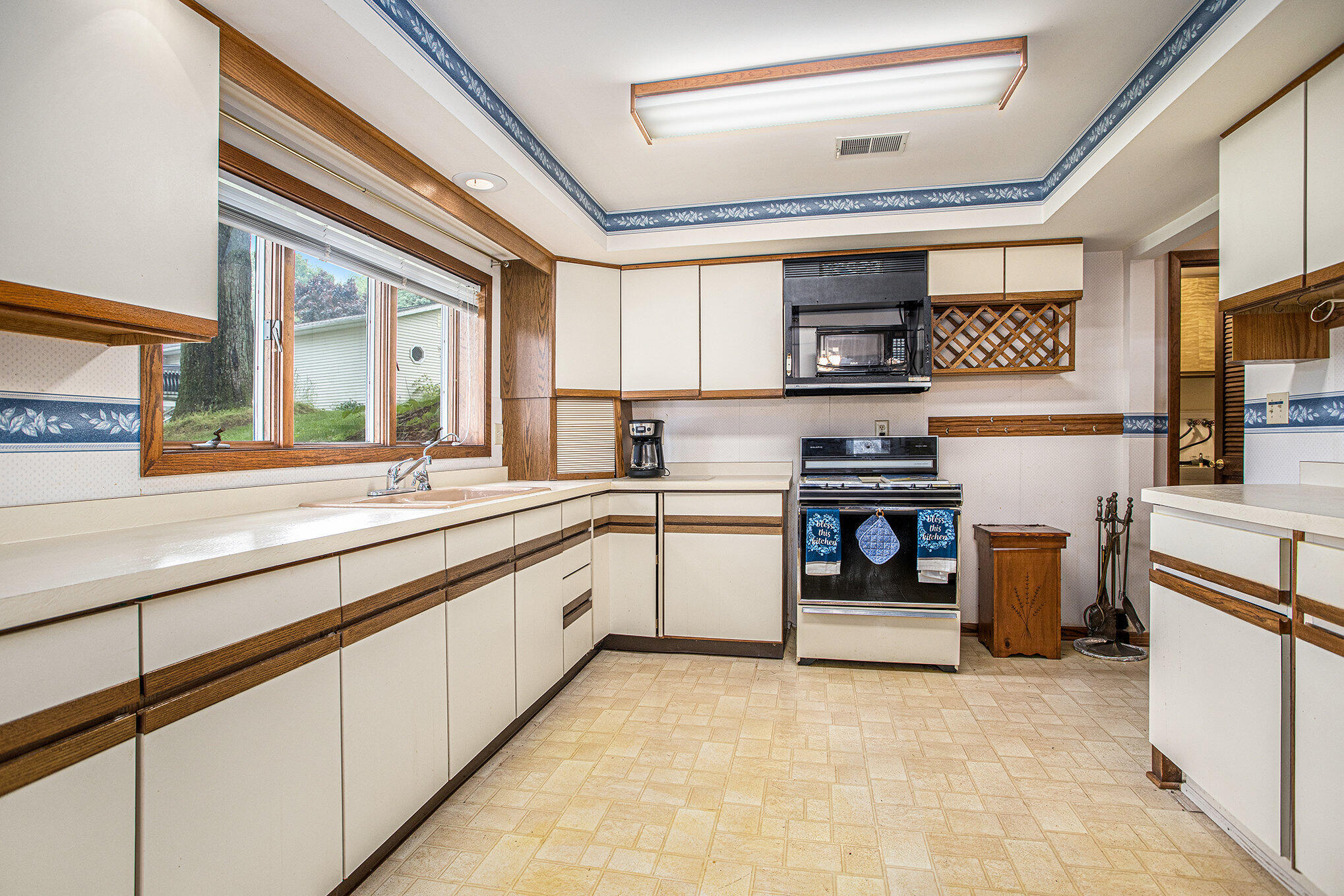 28756 Cedarama Drive