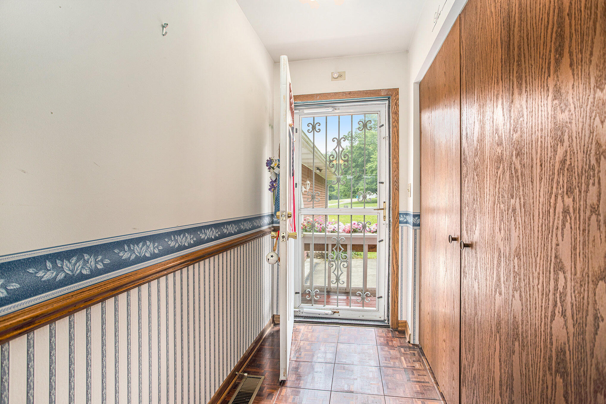 28756 Cedarama Drive