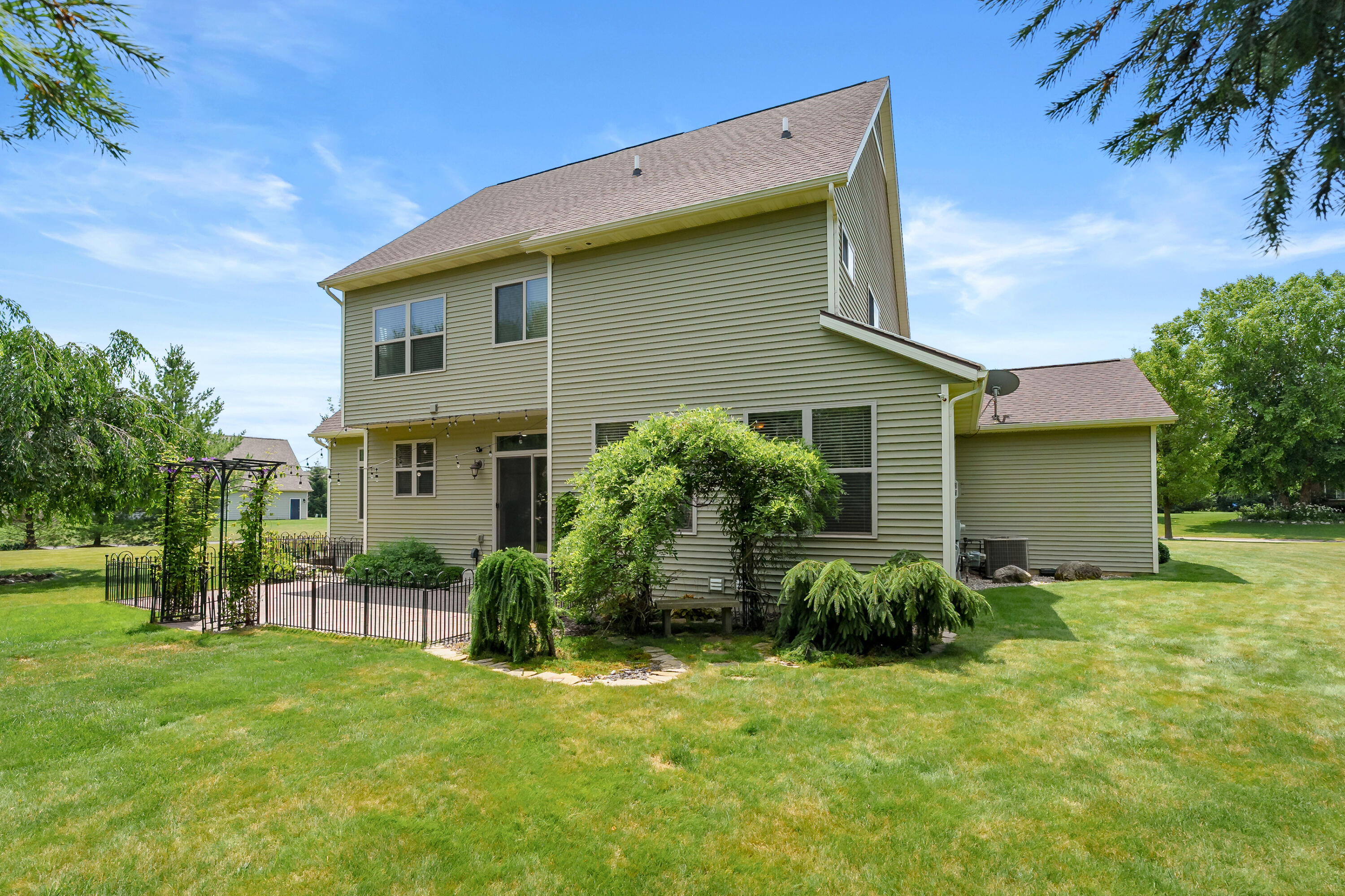 5464 Cypress Bay Drive