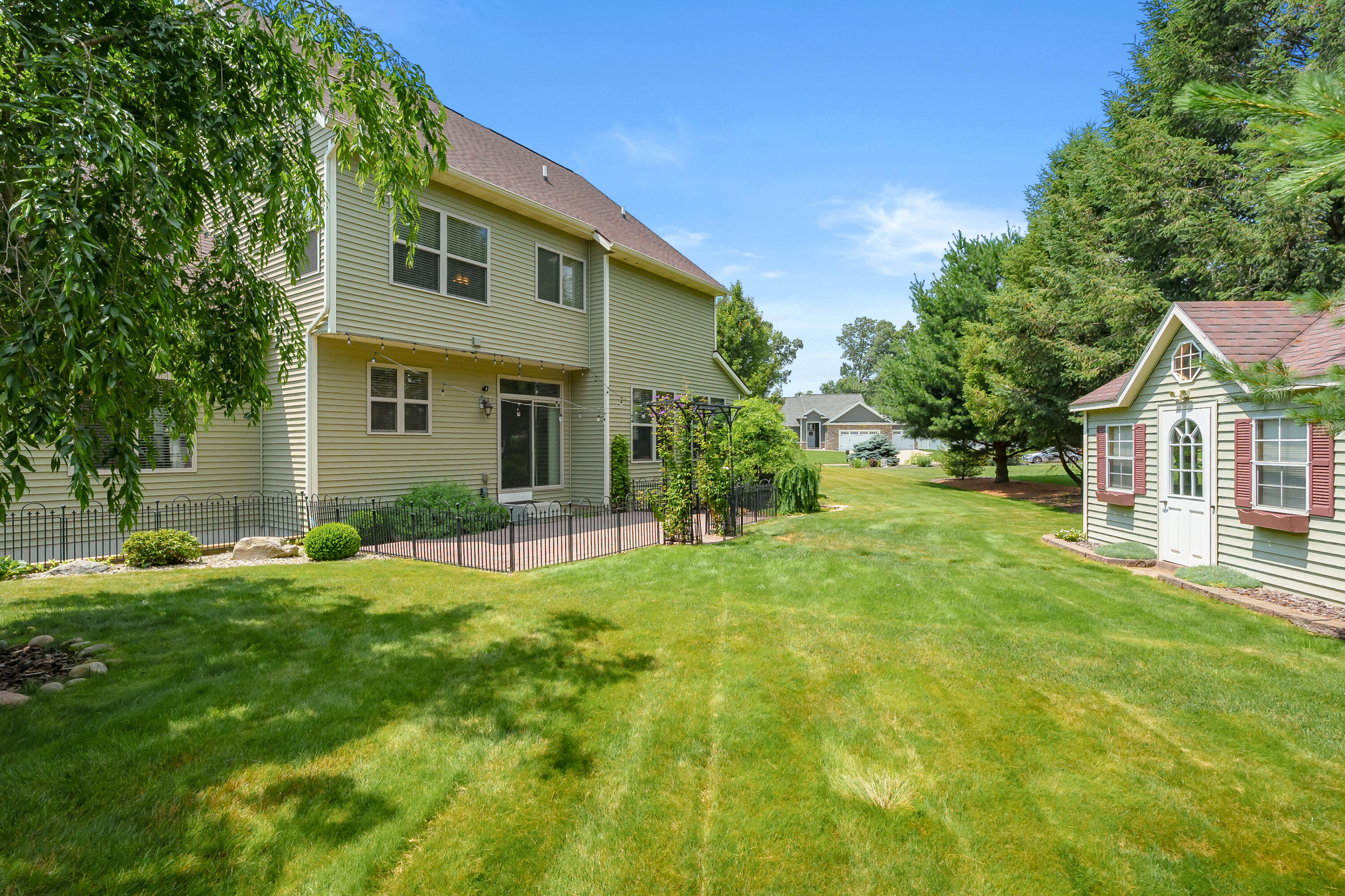 5464 Cypress Bay Drive