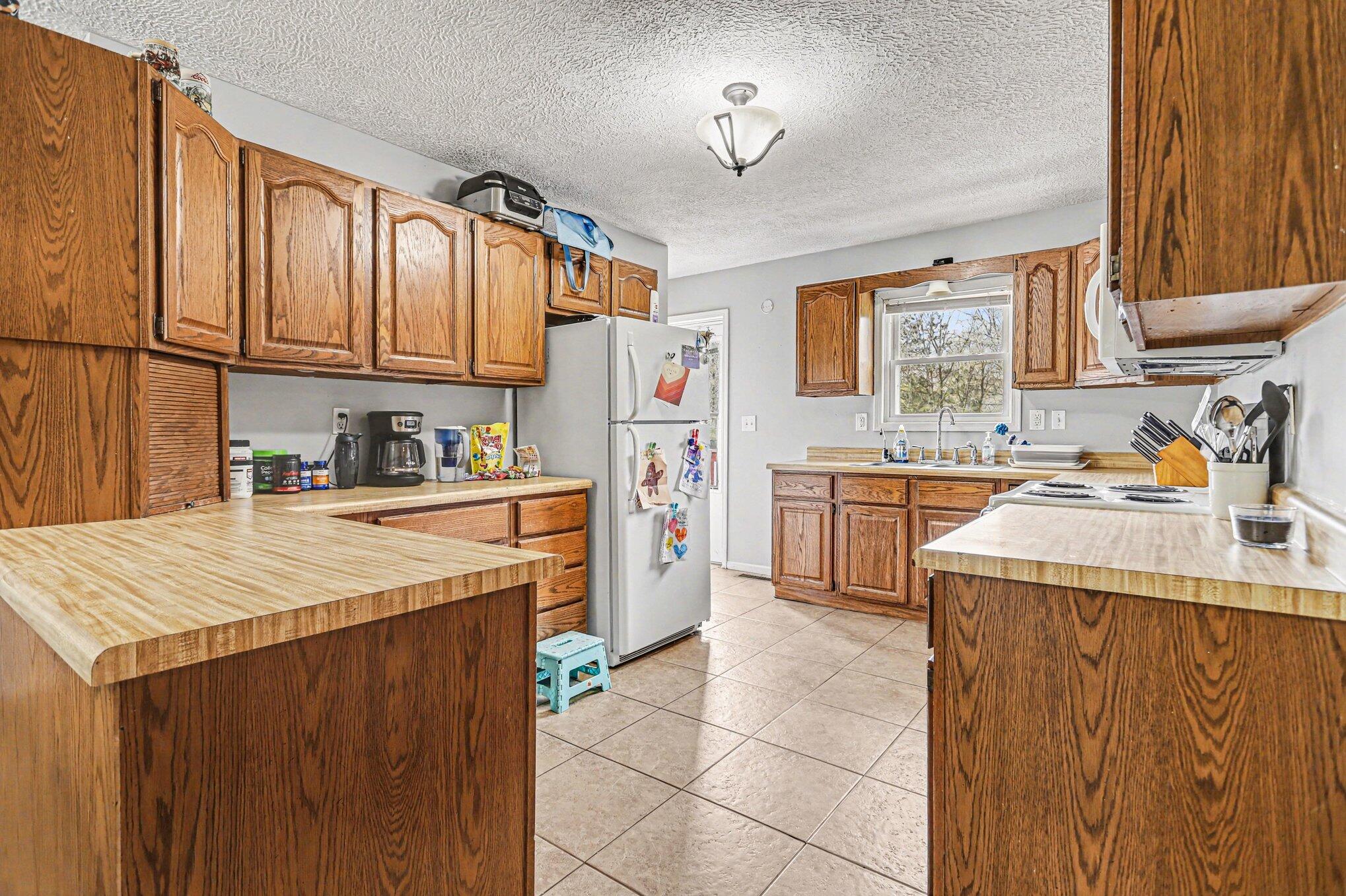 8131-8133 Ravine Road