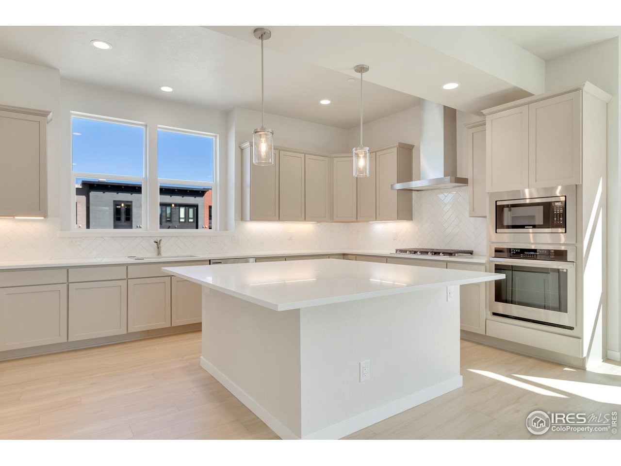 361 Gateway Dr
