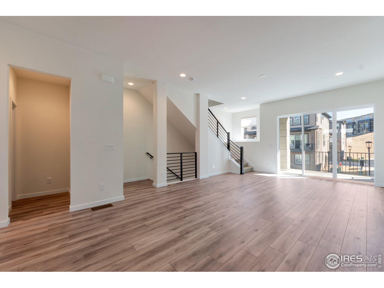 358 Promenade Dr
