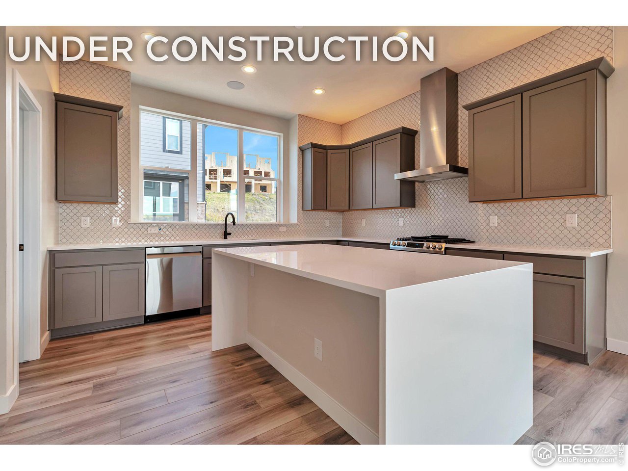 348 Promenade Dr