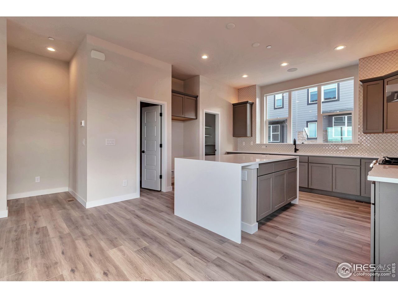 348 Promenade Dr