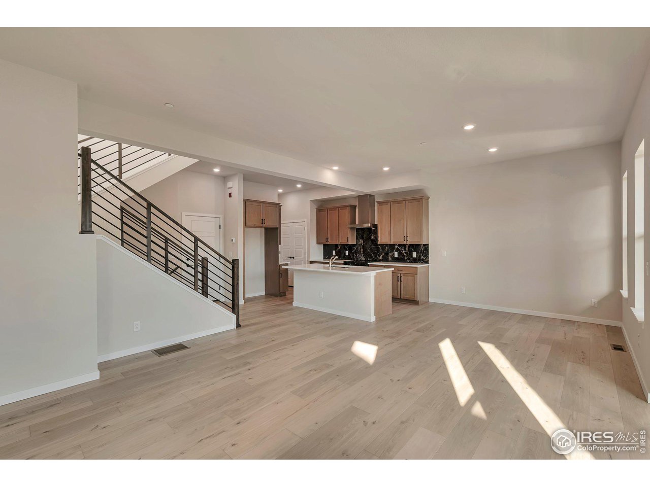 559 Canary Ln