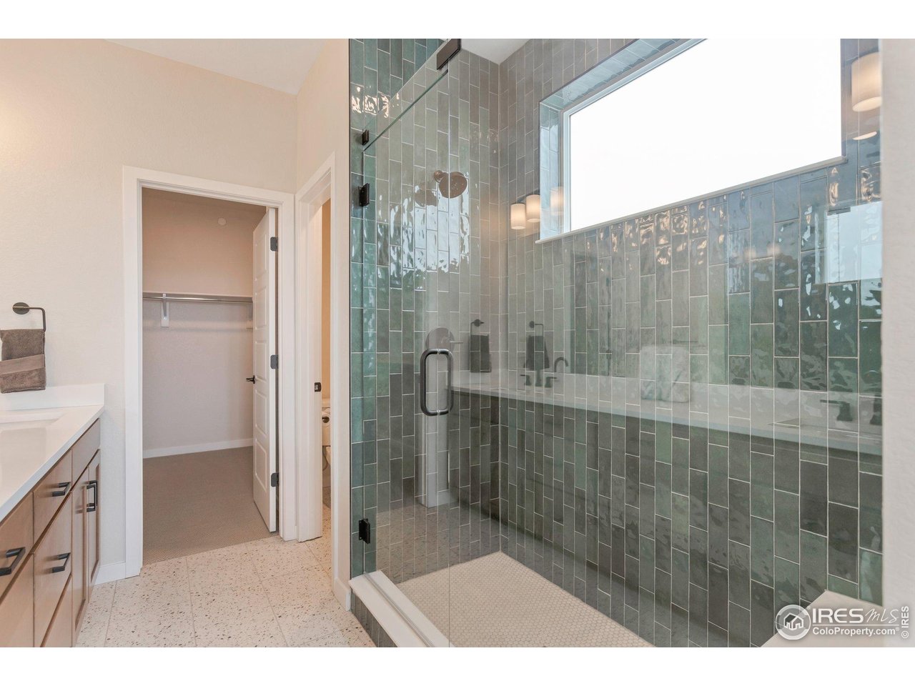 352 Superior Dr