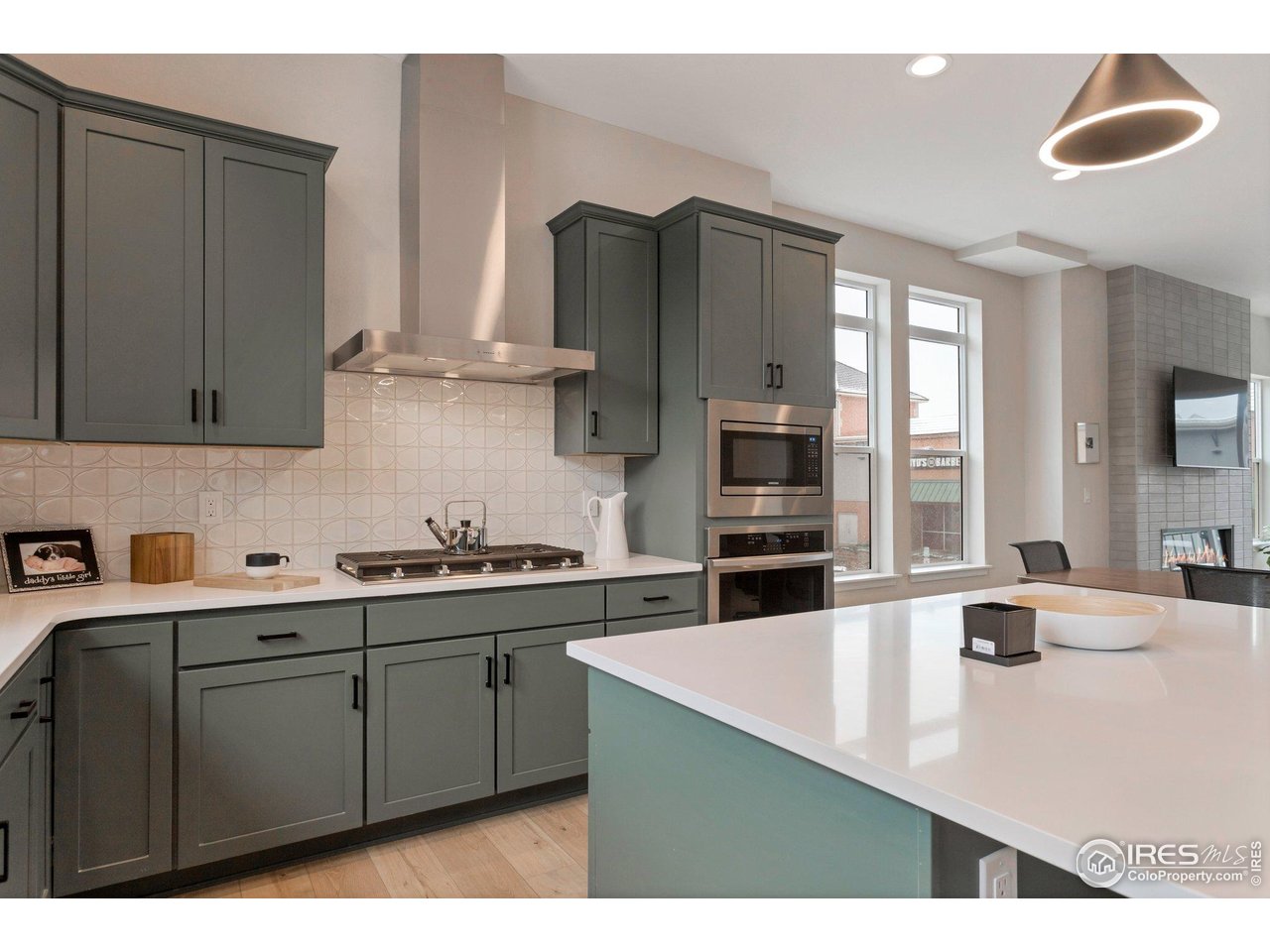 352 Superior Dr